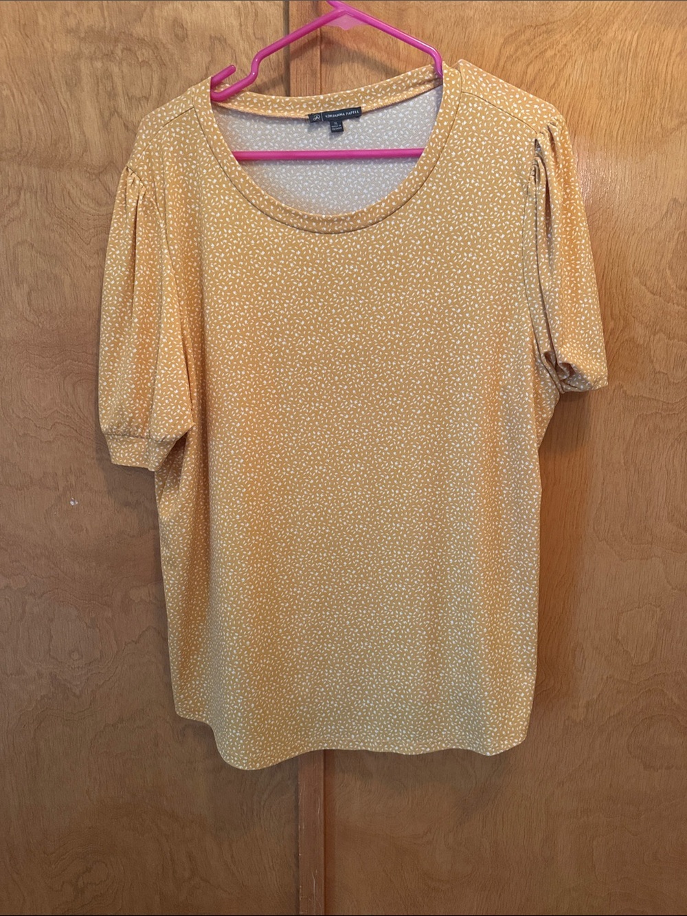 Adrianna Papell Yellow Dot Short Sleeve Puff-Sleeve Tee